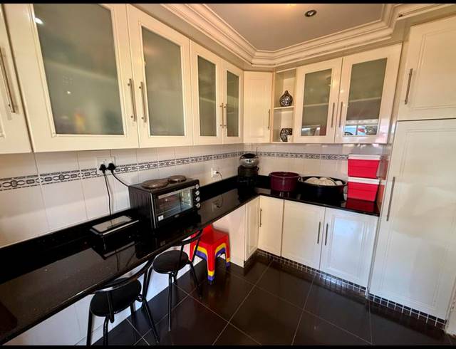 4 BEDROOM HOUSE FOR SALE IN MERRIVALE